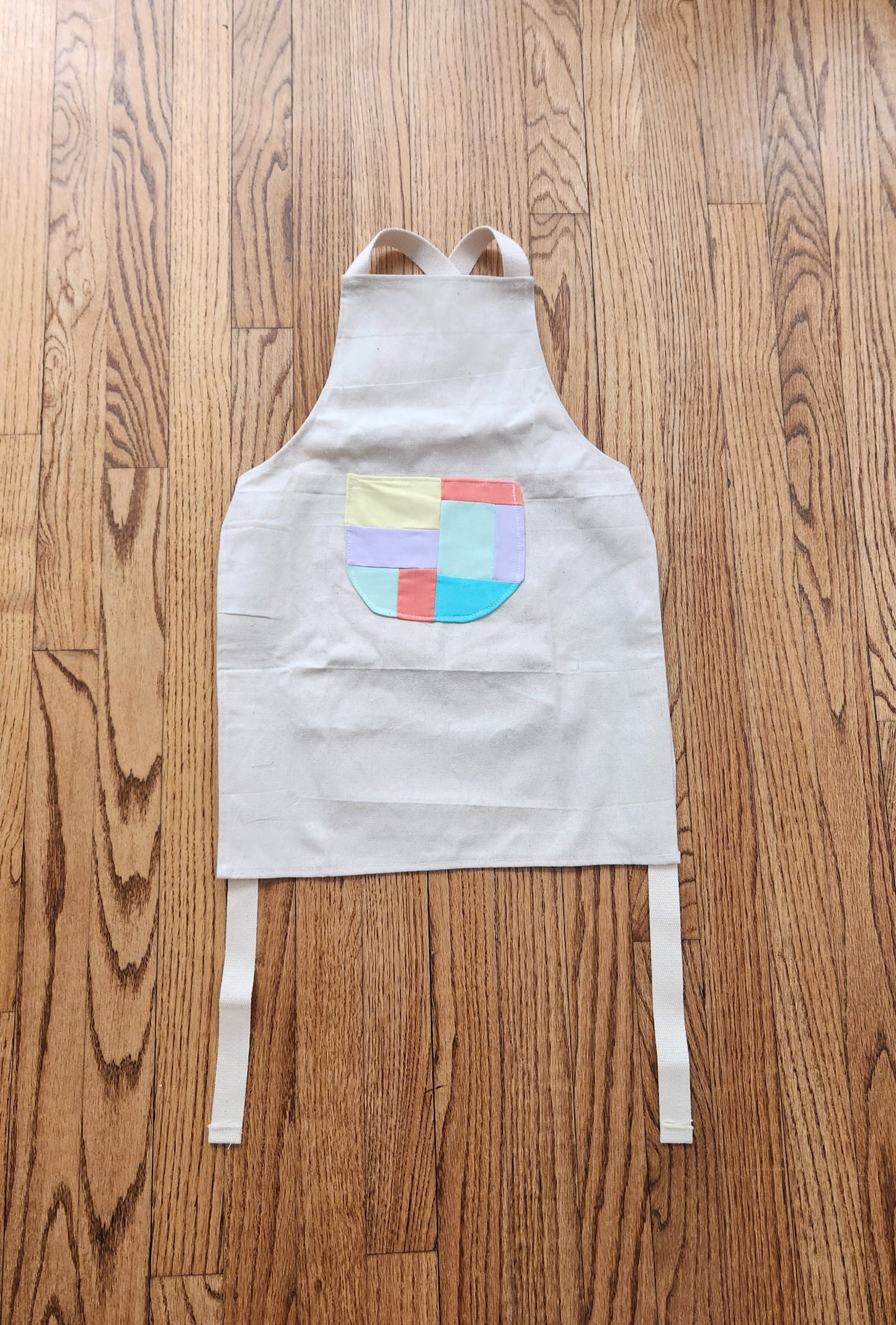 Kids Cross Back Apron: Recycled Cotton, Colorful Pocket (3-7 Years)
