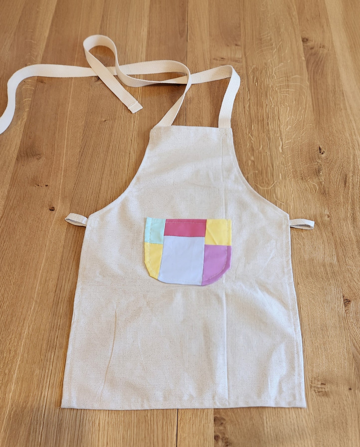 Kids Cross Back Apron: Recycled Cotton, Colorful Pocket (3-7 Years)